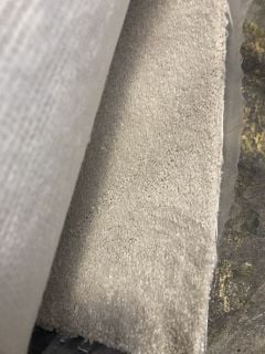 GREY TEXTURED SUPER SOFT FIBRE CARPET (4M)