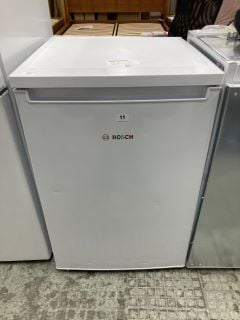 BOSCH UNDERCOUNTER LARDER FRIDGE MODEL KTR15NWECG RRP £299