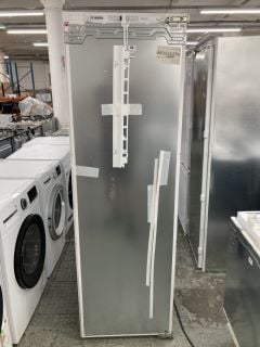 BOSCH INTEGRATED TALL FRIDGE MODEL KIR81AFE0G RRP £749