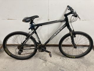 BLACK GT AVALANCE 3.0 PUSH BIKE (X720355)