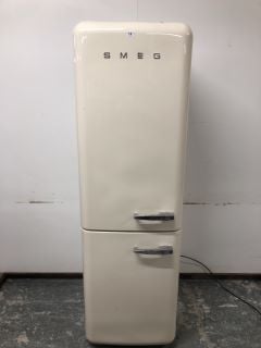 SMEG LEFT HAND 60/40 FROST FREE FRIDGE FREEZER MODEL: FAB32LCR5UK RRP £1899.00