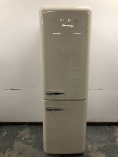 SMEG RIGHT HAND 60/40 FROST FREE FRIDGE FREEZER MODEL: FAB32RCR5UK RRP £1899.00