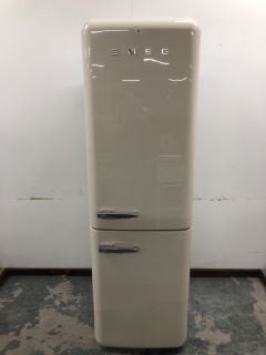 SMEG RIGHT HAND 60/40 FROST FREE FRIDGE FREEZER MODEL: FAB32RCR5UK RRP £1899.00