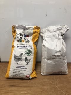 2 X BAGS OF ITEMS INC SMALLHOLDER LAYERS PELLETS