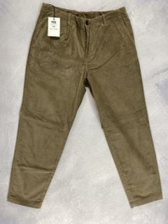 PAUL SMITH MEN'S PLEATED TROUSERS. SIZE: 32, MADE FROM: 98% COTTON 2% ELASTANE. RRP: £165