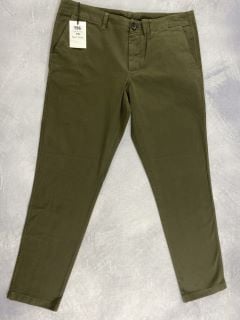 PAUL SMITH MEN'S TAPERED FIT CHINO. SIZE: 36, MADE FROM: 99% COTTON 1% ELASTANE. RRP: £155