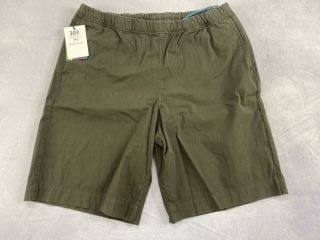 PAUL SMITH MEN'S SHORT. SIZE: 34, MADE FROM: 97% COTTON 3% ELASTANE. RRP: £105