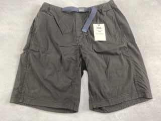 PAUL SMITH MEN'S CLIMBING SHORTS. SIZE: 33, MADE FROM: 97% COTTON 3% ELASTANE. RRP: £125