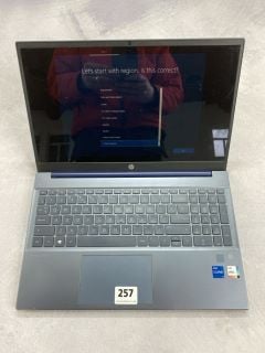 HP PAVILION 15-EG0049SA 256GB LAPTOP. (UNIT ONLY WITH CHARGE UNIT). INTEL CORE I5-1135G7 @ 2,40GHZ, 8GB RAM,   [JPTN41913]