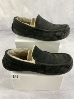 UGG M ASCOT UK SIZE 9