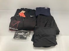 6 X VARIOUS BRANDS VARIOUS SIZES AND MODELS INCLUDING NIKE JACKET SIZE XL - LOCATION 7A.