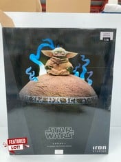 IRON ORE HEALTH FIGURE LEGACY REPLICA STAR WARS THE MANDALORIAN GROGU THE CLILD - STAR WARS FIGURE - BABY YODA FIGURE - STAR WARS COLLECTION, OFFICIAL LICENCE (P.V.P. 400€) - LOCATION 1A .