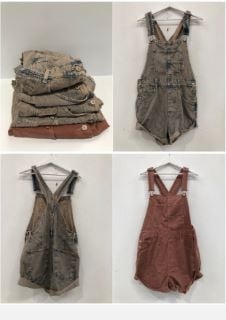 5 X PREMIUM DESIGNER DENIM OVERALLS IN VARIOUS STYLES AND SIZES (TOTAL P.V.P. 500€) - LOCATION 45B.