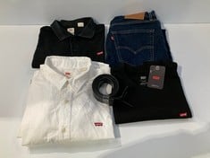 5 X LEVI'S GARMENTS VARIOUS MODELS AND SIZES INCLUDING JEANS SIZE 40 - LOCATION 30A.