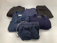 6 X JACK JONES CLOTHING VARIOUS SIZES AND STYLES INCLUDING NAVY BLUE SWIMMING COSTUME SIZE L- LOCATION 18A.