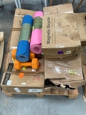 PALLET OF VARIOUS ITEMS FOR THE GYM INCLUDING MAGNETIC BIKE.