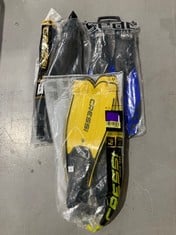 3 X DIVING ITEMS INCLUDING YELLOW CRESSI SIZE 41-42 (DAMAGED).