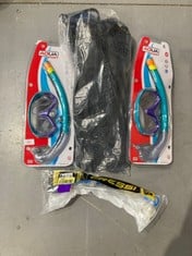 4 X MISCELLANEOUS SCUBA DIVING ITEMS INCLUDING BLACK CRESSI XS FINS.