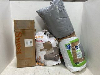 QTY OF ASSORTED BEDDING ITEMS TO INCLUDE SILENTNIGHT ANTI-ALLERGEN DUVET SIZE - DOUBLE 10.5 TOG & BEURER HD 150 XXL COSY TAUPE: LOCATION - B1