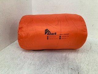 AZARK 350GSM SLEEPING BAG IN BRIGHT ORANGE SIZE - 220 X 150 X 50CM: LOCATION - B2