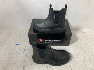 BLACKROCK DEALER SAFETY BOOT IN BLACK SIZE: UK 3: LOCATION - B3