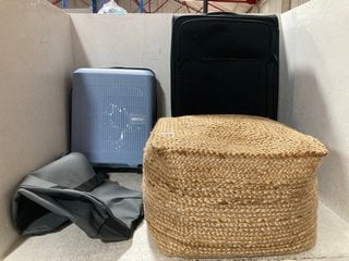 QTY OF JOHN LEWIS AND PARTNERS LUGGAGE ITEMS TO INCLUDE RAINS WEEKEND BAG IN BLACK SIZE - ( ONE SIZE ) & BELIANI MODERN KNITTED SQUARE POUFFE OTTOMAN COTTON: LOCATION - A5