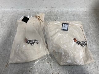 2 X ROUTE ONE FLUTTER TSHIRTS IN NATURAL SIZE: L: LOCATION - A10