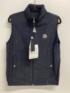 MONCLER CHILDRENS ZENE ZIP UP GILET JACKET IN DARK NAVY SIZE: 12 YRS - RRP - £310: LOCATION - WHITE BOOTH