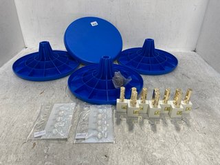 QTY OF ASSORTED ITEMS TO INCLUDE 4 X LARGE PLASTIC ROUND STANDS IN BLUE: LOCATION - A15