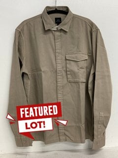 ARMANI EXCHANGE MENS BOXY COLLARED BUTTON UP SHIRT IN BROWN SIZE: S - RRP - £160: LOCATION - WHITE BOOTH