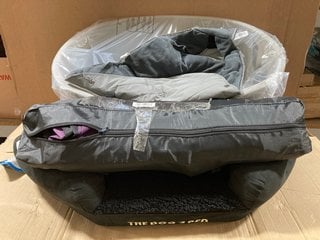 3 X ASSORTED PET ITEMS TO INCLUDE WATERPROOF SURROUND MEDIUM SIZED BED IN BLACK: LOCATION - B18