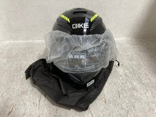 GIKE 46 PROJECT PROTECTIVE MOTORCYCLE HELMET IN LIME GREEN AND BLACK SIZE: L: LOCATION - B14