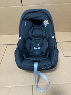 MAXI COSI CABRIO FIX I - SIZE CHILDRENS CAR SEAT IN BLACK - RRP - £200: LOCATION - B3