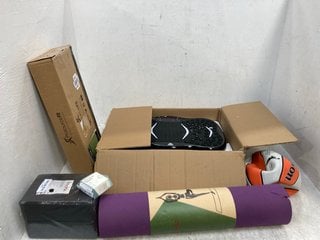 QTY OF ASSORTED SPORT ITEMS TO INCLUDE EVOLAND VIBRATION POWER PLATE: LOCATION - C3