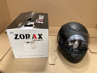 ZORAX ZOR - 819 PROTECTIVE MOTORCYCLE HELMET IN MATTE BLACK SIZE: L: LOCATION - C16