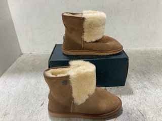 EMU AUSTRALIA PLATINUM LARA MINI FLEECED BOOTS IN TAN SIZE: 6 RRP - £149: LOCATION - C21