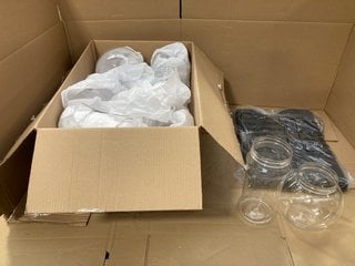 2 X ASSORTED ITEMS TO INCLUDE BOX OF MEDIUM SIZED CLEAR PLASTIC JARS: LOCATION - D14