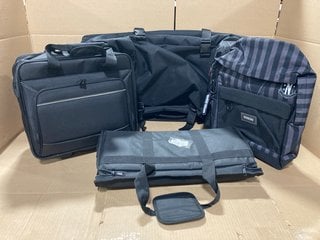 5 X ASSORTED LUGGAGE ITEMS TO INCLUDE WEDNESDAY LOGO PRINTED MEDIUM SIZED BACKPACK IN BLACK AND DARK GREY: LOCATION - D12