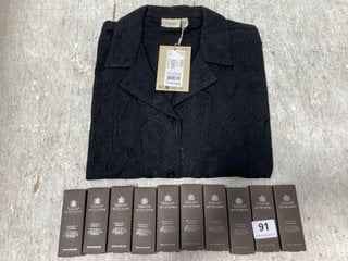 FRANSA FRBONNI SH 1 T-SHIRT IN BLACK SIZE - XL TO INCLUDE 10 X MOLTON BROWN WILD MINT & LAVENDER EAU DE PARFUM 7.5ML 0.25 FL.OZ: LOCATION - A2