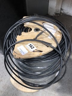 ROLL OF 4 SQUARE METER RR CABLE IN BLACK: LOCATION - AR6