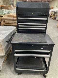 3 X ASSORTED TOOL CHESTS IN BLACK TO INCLUDE 6 DRAWER TOOL CHEST IN BLACK WITH WHEELS: LOCATION - A5