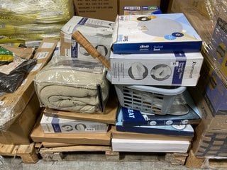 PALLET OF ASSORTED ITEMS TO INCLUDE QTY OF HOMECRAFT SAVANAH RAISED TOILET SEATS & QTY OF ASSORTED TOILET SEATS: LOCATION - A3 (KERBSIDE PALLET DELIVERY)