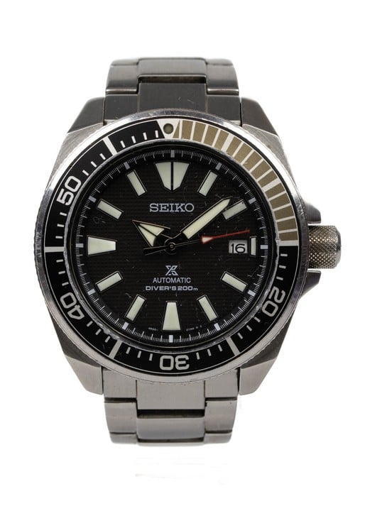 Seiko Automatic Divers Watch, Model 4R35-01V0 Black Dial Stainless Steel Bracelet. Brief Condition Report: Signs of Wear to Case and Bracelet (Currently Running) (VAT Only Payable on Buyers Premium)