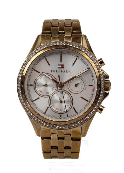 Tommy Hilfiger Quartz Watch, Model: TH.356.3.34.2499S.1 Silver-White Dial with Clear Stone Bezel Rose Gold plated Stainless Steel Bracelet. Brief Condition Report: Signs of Wear (Not Currently Runnin