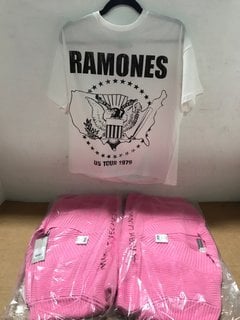 2 X MINT VELVET WOMENS COTTON BLEND JUMPERS IN PINK - SIZE UK MEDIUM TO ALSO INCLUDE MINT VELVET WOMENS RAMONES GRAPHIC T-SHIRT IN IVORY - SIZE UK MEDIUM - COMBINED RRP £235: LOCATION - J7