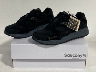 SAUCONY GRID SHADOW 2 GTX TRAINERS IN METALLIC BLACK UK SIZE 11 - RRP £150: LOCATION - FRONT BOOTH