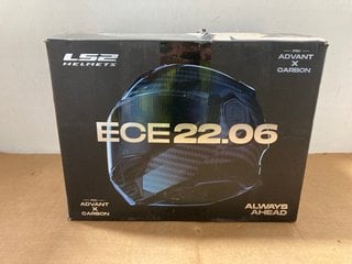 LS2 ADVANT X CARBON FF901 MOTORCYCLE HELMET IN SOLID BLACK - SIZE MEDIUM - RRP £379.99: LOCATION - J12