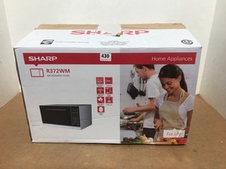 SHARP MICROWAVE OVEN IN WHITE - MODEL R372WM: LOCATION - I7