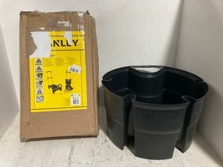 STANLEY PORTABLE SACK TRUCK TO INCLUDE STRATA WATER BUTT STAND: LOCATION - I6