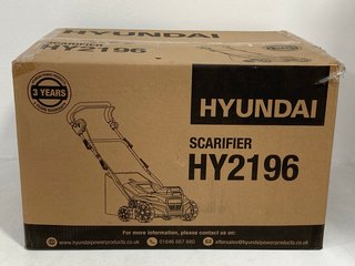 HYUNDAI 40V CORDLESS LAWN SCARIFIER AND AERATOR MODEL: HY2196 - RRP £289: LOCATION - FRONT BOOTH